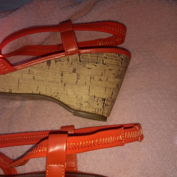 Relativity Beautiful orange wedge sandals - Picture 2 of 6
